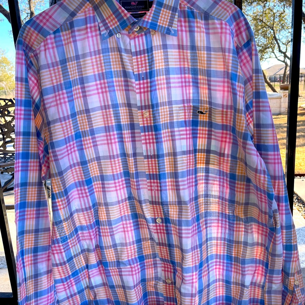 Vineyard Vines long sleeve button down shirt